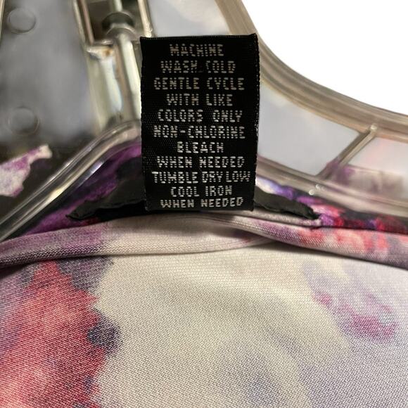 Alfani Woman 3X Floral Ruched V-Neck Tunic Top – Black Purple Fuchsia - Picture 5 of 5